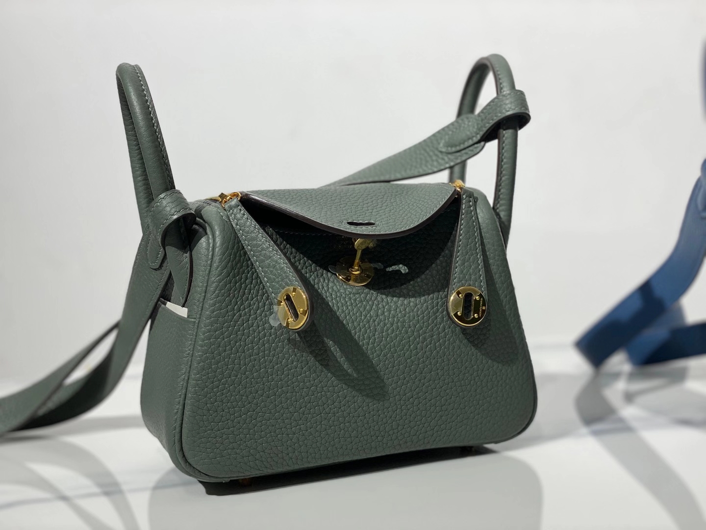 HERMES爱马仕 爱马仕官网 丛林绿 MINI琳迪包 Lindy 20cm 金扣 togo皮