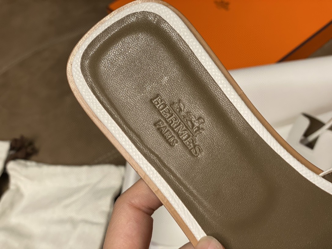 爱马仕 HERMES 实拍经典掌纹拖鞋 纯白色 35-41码(偏小一码) 货期12天
