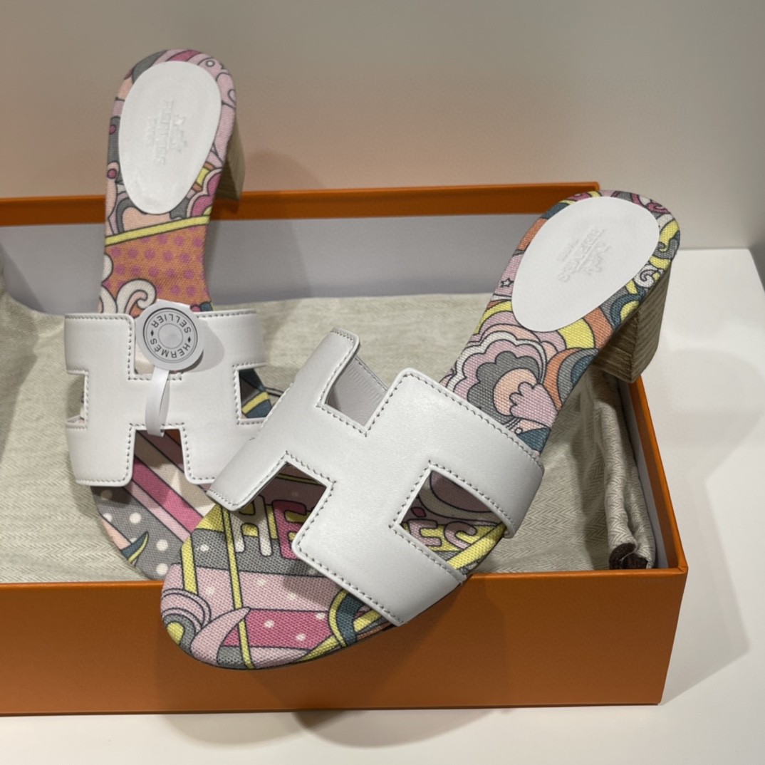 爱马仕 HERMES 白色拼布底 夏天的颜色～ 接受预定 35-41码 偏小一码 老师傅工艺 纯手工制作～