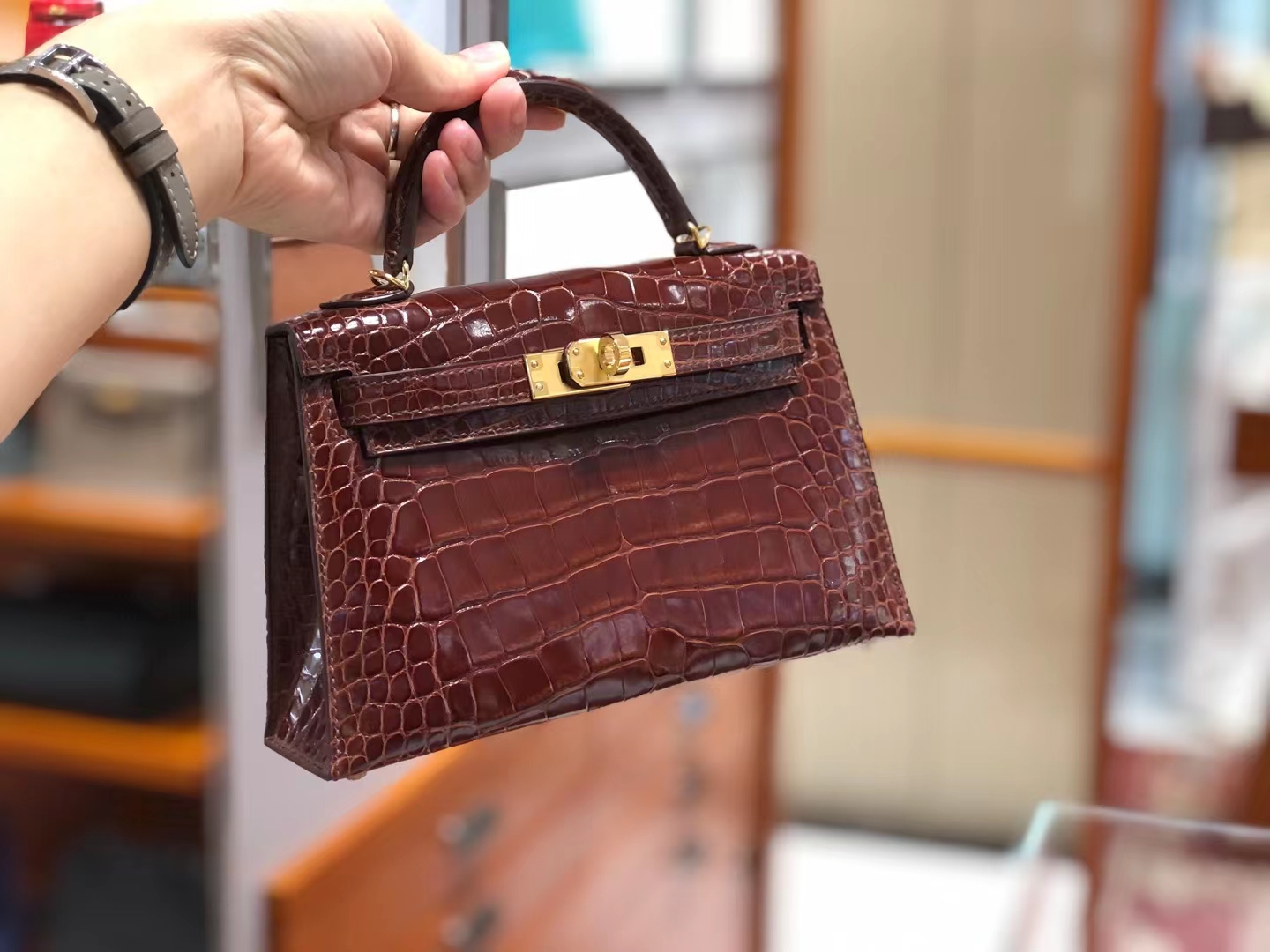 爱马仕 Kelly二代 19cm Alligator 原厂定制鳄鱼皮 蜜糖棕 现货-铂金女王 爱马仕 Kelly二代 19cm Alligator 原厂定制鳄鱼皮 蜜糖棕 现货