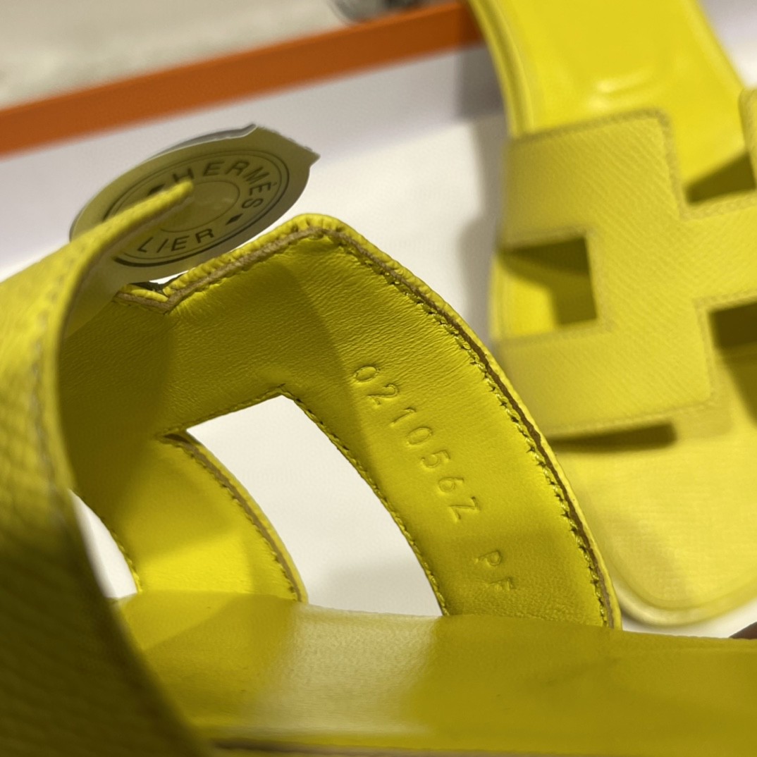 HERMES 经典款拖鞋 掌纹牛皮 纯手工订制 老师傅工艺 慢工出细活 10天出货 柠檬黄 35-41码 偏小一码  质感你细品 完美