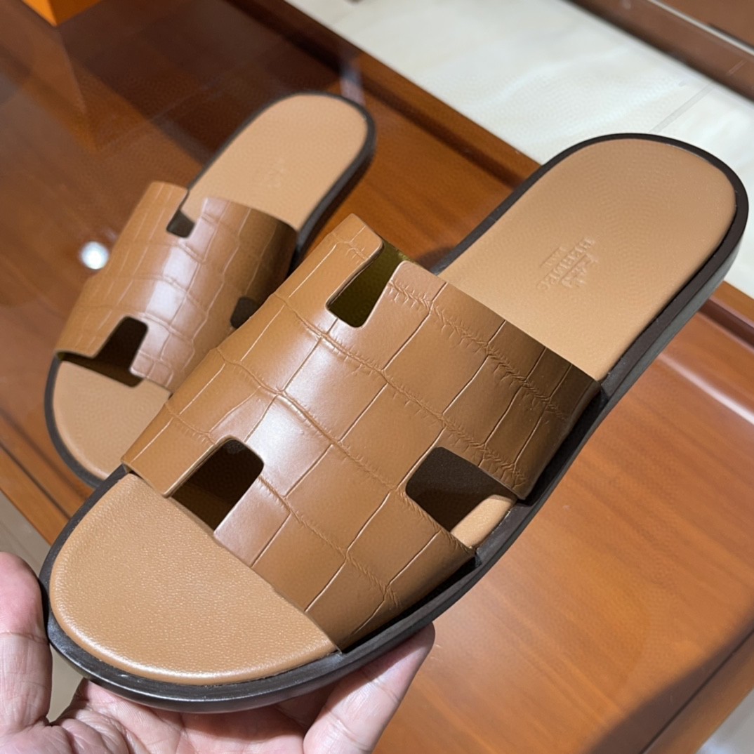 HERMES 男士鳄鱼皮 金棕色  雾面 接受预定哟 纯手工定制 配色很洋气~ Size:39-45(偏小一码)