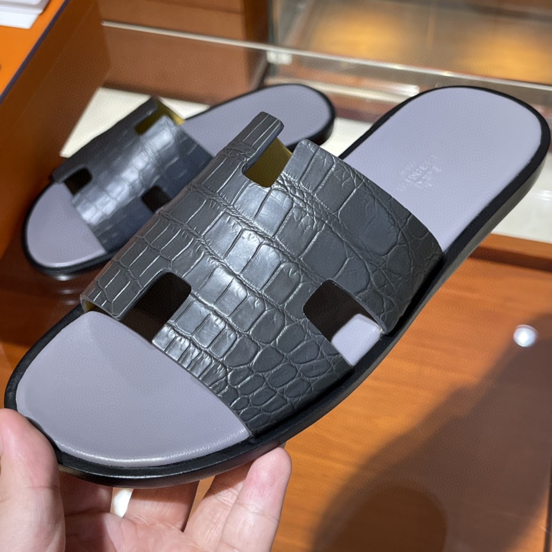 HERMES 男士鳄鱼皮 石墨灰 雾面 接受预定哟 纯手工定制 配色很洋气~ Size:39-45(偏小一码)