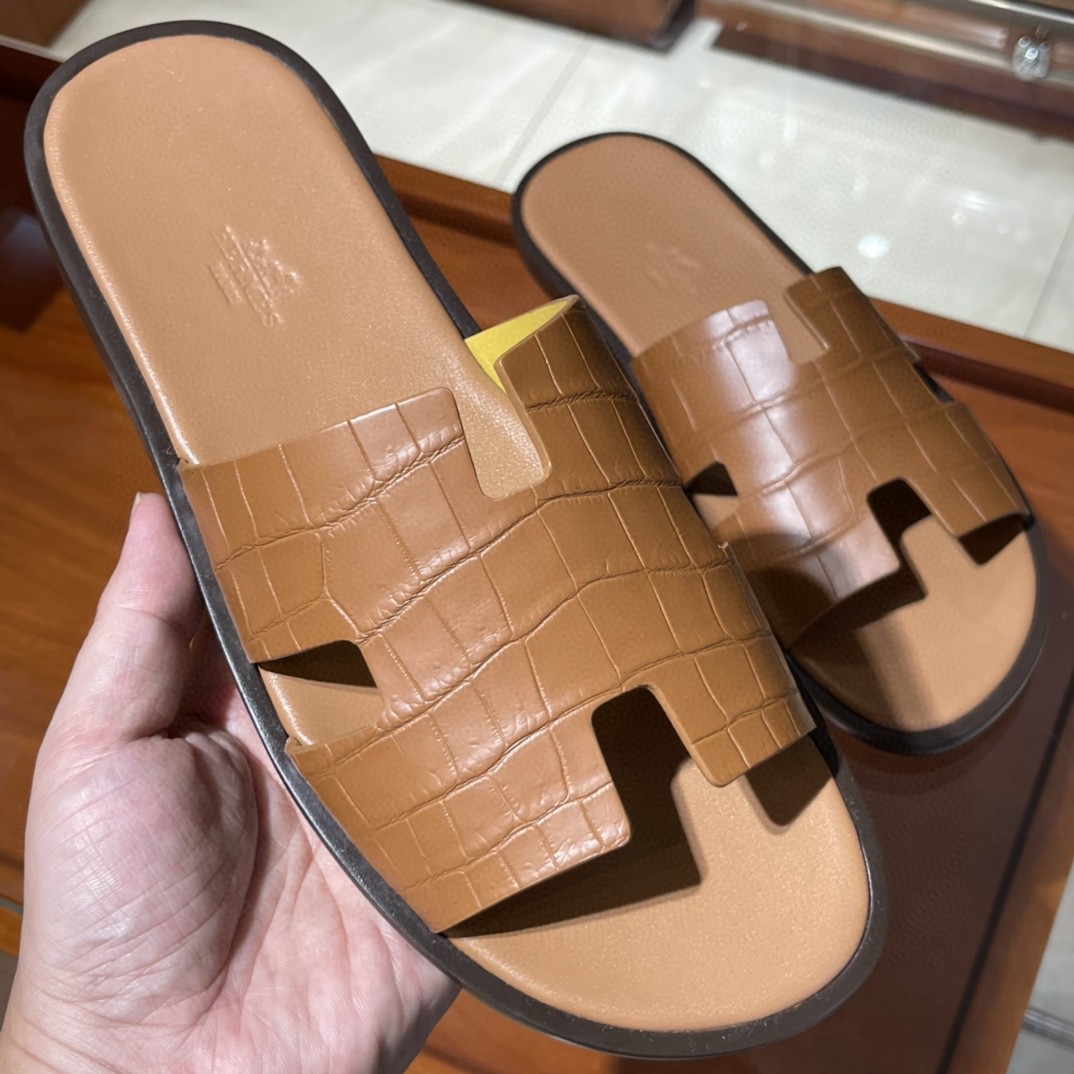 HERMES 男士鳄鱼皮 金棕色  雾面 接受预定哟 纯手工定制 配色很洋气~ Size:39-45(偏小一码)