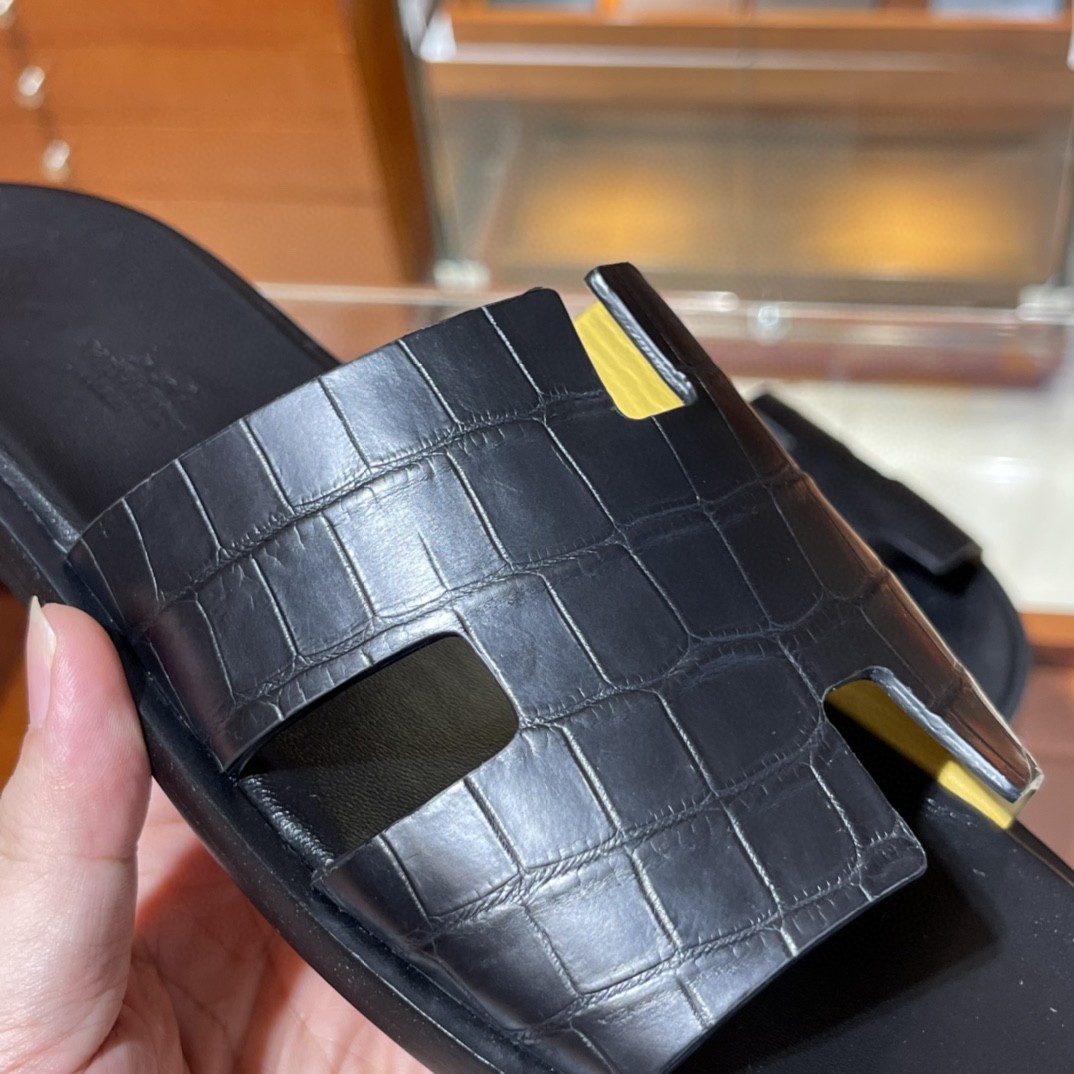 HERMES 男士鳄鱼皮 黑色 雾面 接受预定哟 纯手工定制 配色很洋气~ Size:39-45(偏小一码)