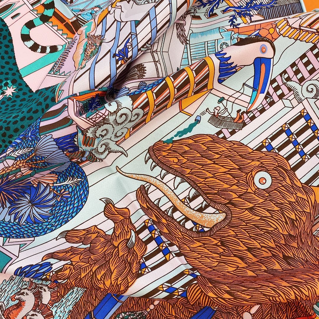 HERMES 爱马仕 夏季新款《动物之城丝巾》紫色 Size：90x90cm 100%真丝