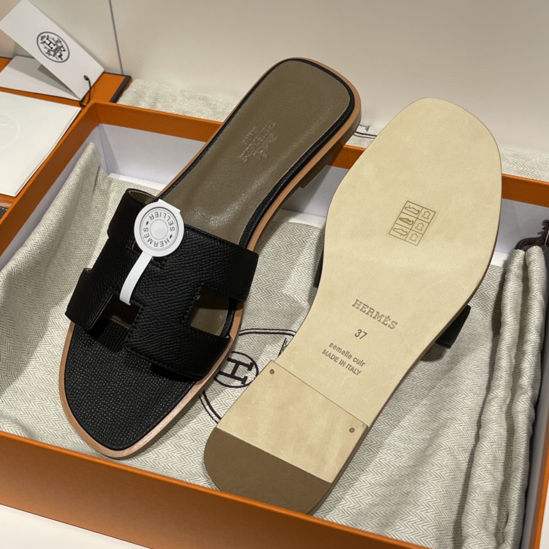 HERMES 经典款拖鞋 掌纹牛皮 纯手工订制 老师傅工艺 慢工出细活 10天出货  黑色 35-41码 偏小一码  质感你细品 完美