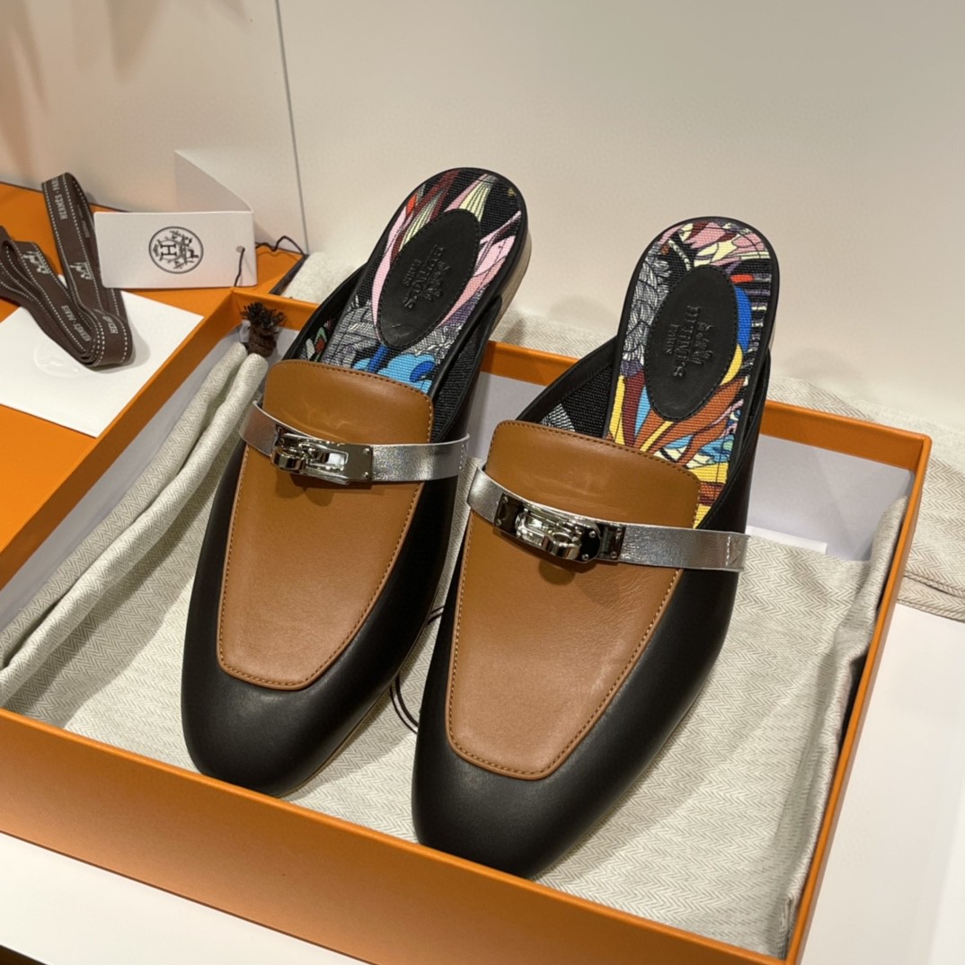 Hermes 爱马仕 专柜代购版本 凯莉半拖  手工定制 小牛皮 拼色款 专柜新颜色  35-41码 正码 (脚胖或者脚背高的建议拿大一码)