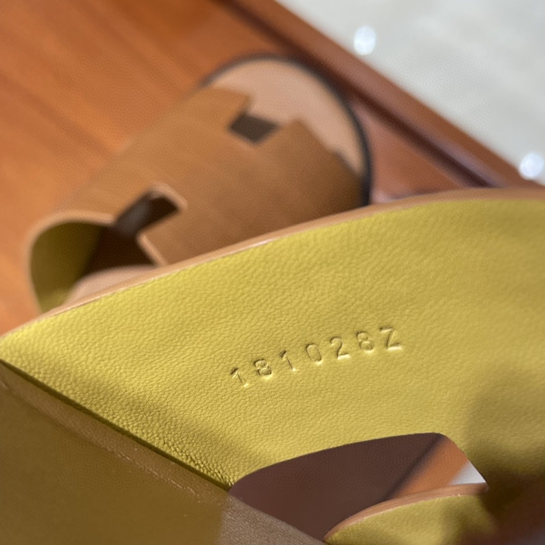 HERMES 男士鳄鱼皮 金棕色  雾面 接受预定哟 纯手工定制 配色很洋气~ Size:39-45(偏小一码)