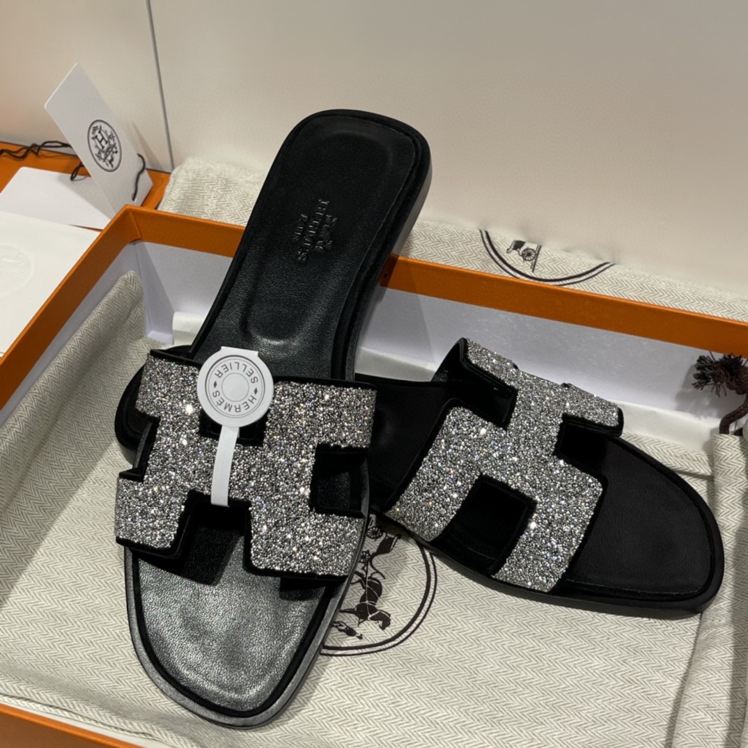 HERMES 水钻款拖鞋 手工定制 专柜8000 黑色银钻 1:1品质 35-41(偏小一码) 12天出货