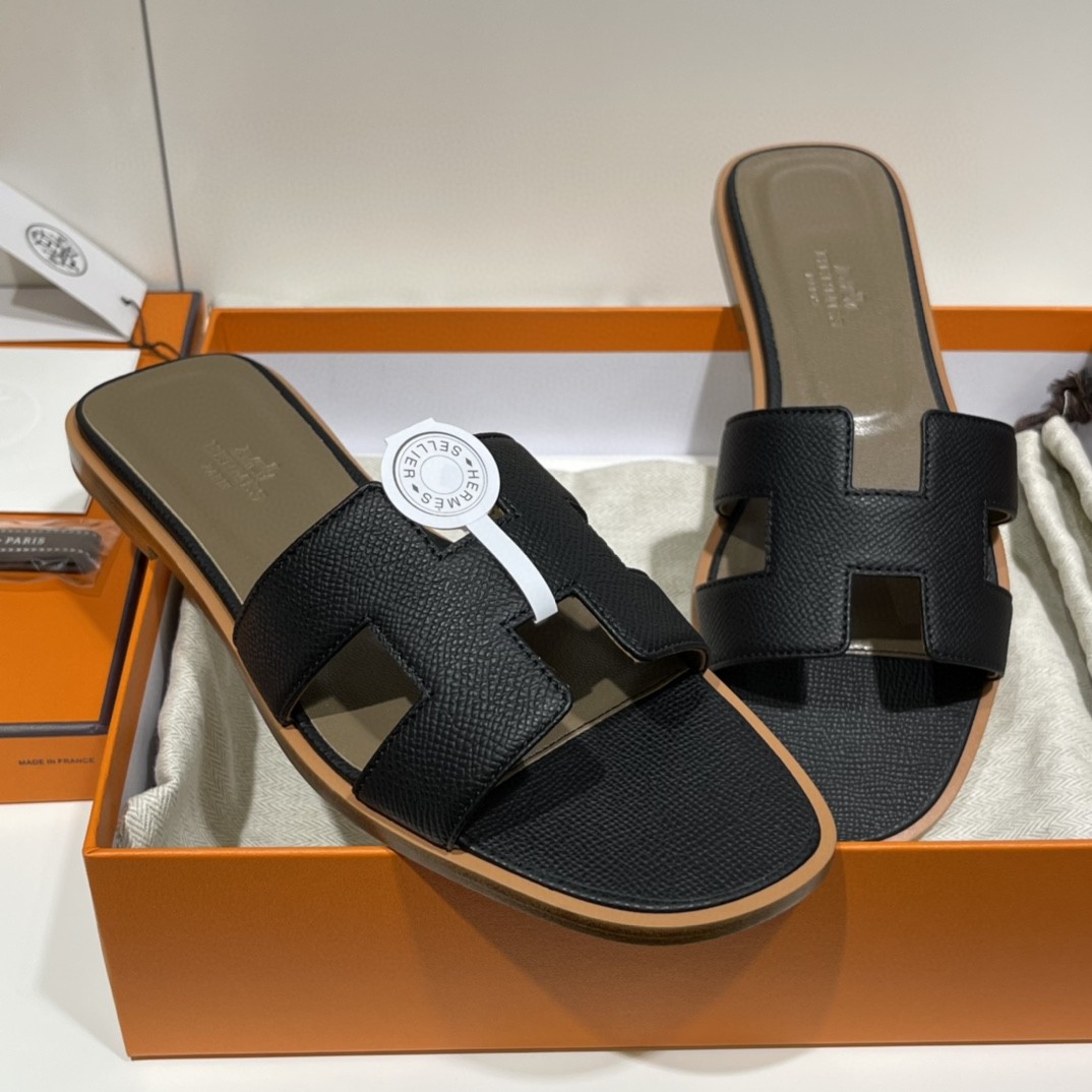 HERMES 经典款拖鞋 掌纹牛皮 纯手工订制 老师傅工艺 慢工出细活 10天出货  黑色 35-41码 偏小一码  质感你细品 完美