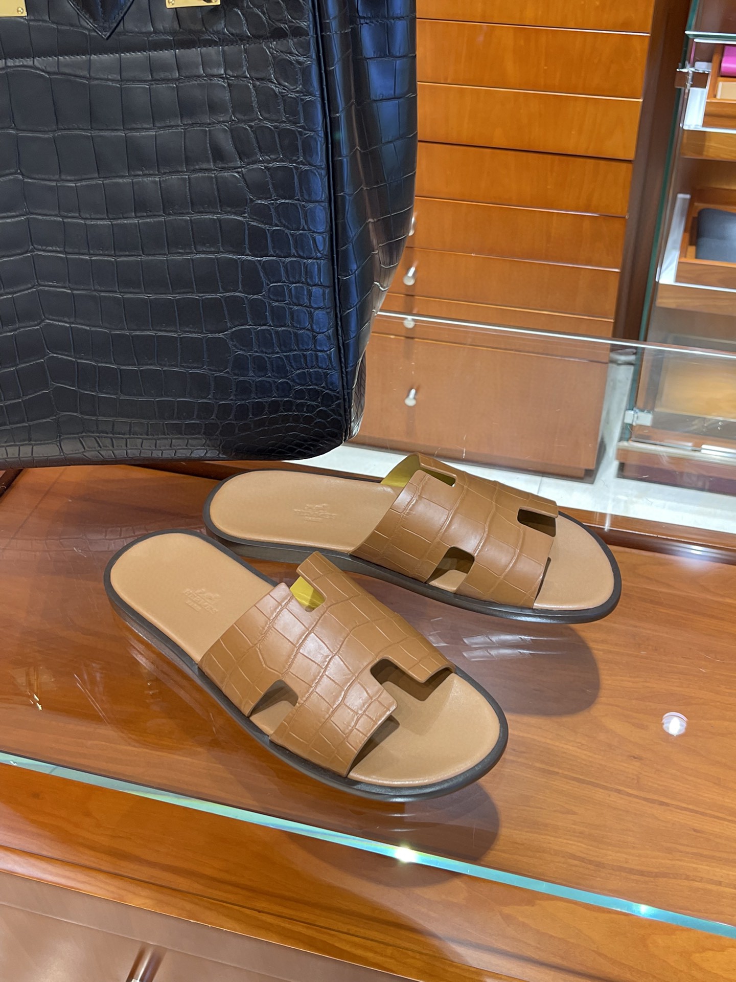 HERMES 男士鳄鱼皮 金棕色 雾面 接受预定哟 纯手工定制 配色很洋气~ Size:39-45(偏小一码)-铂金女王 HERMES 男士鳄鱼皮 金棕色 雾面 接受预定哟 纯手工定制 配色很洋气~ Size:39-45(偏小一码)
