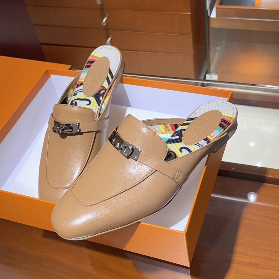 Hermes 爱马仕 凯莉半拖  手工定制 小牛皮 自然色 专柜新颜色 35-41码 正码 (脚胖或者脚背高的建议拿大一码)
