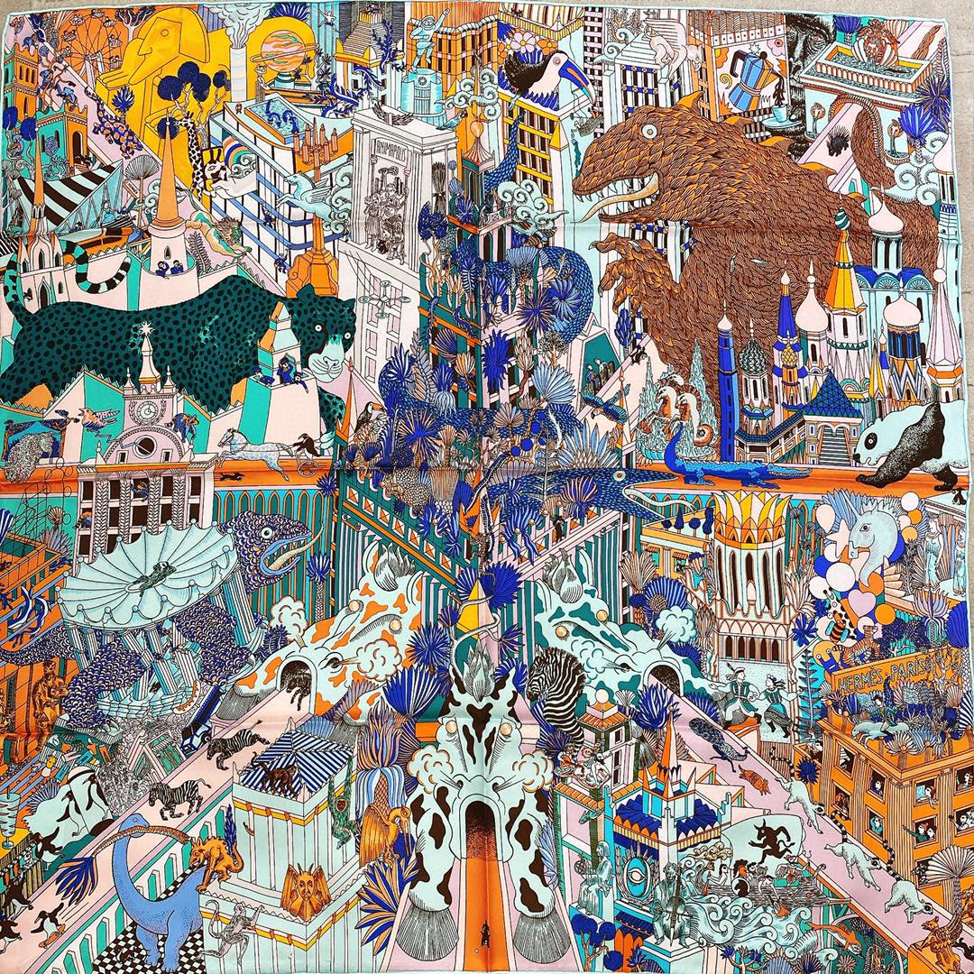 HERMES 爱马仕 夏季新款《动物之城丝巾》紫色 Size：90x90cm 100%真丝