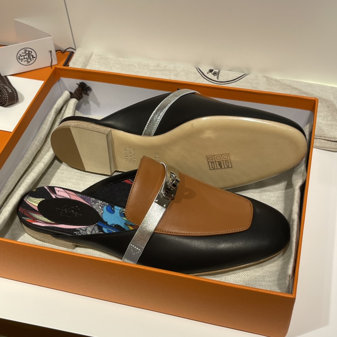 Hermes 爱马仕 专柜代购版本 凯莉半拖  手工定制 小牛皮 拼色款 专柜新颜色  35-41码 正码 (脚胖或者脚背高的建议拿大一码)