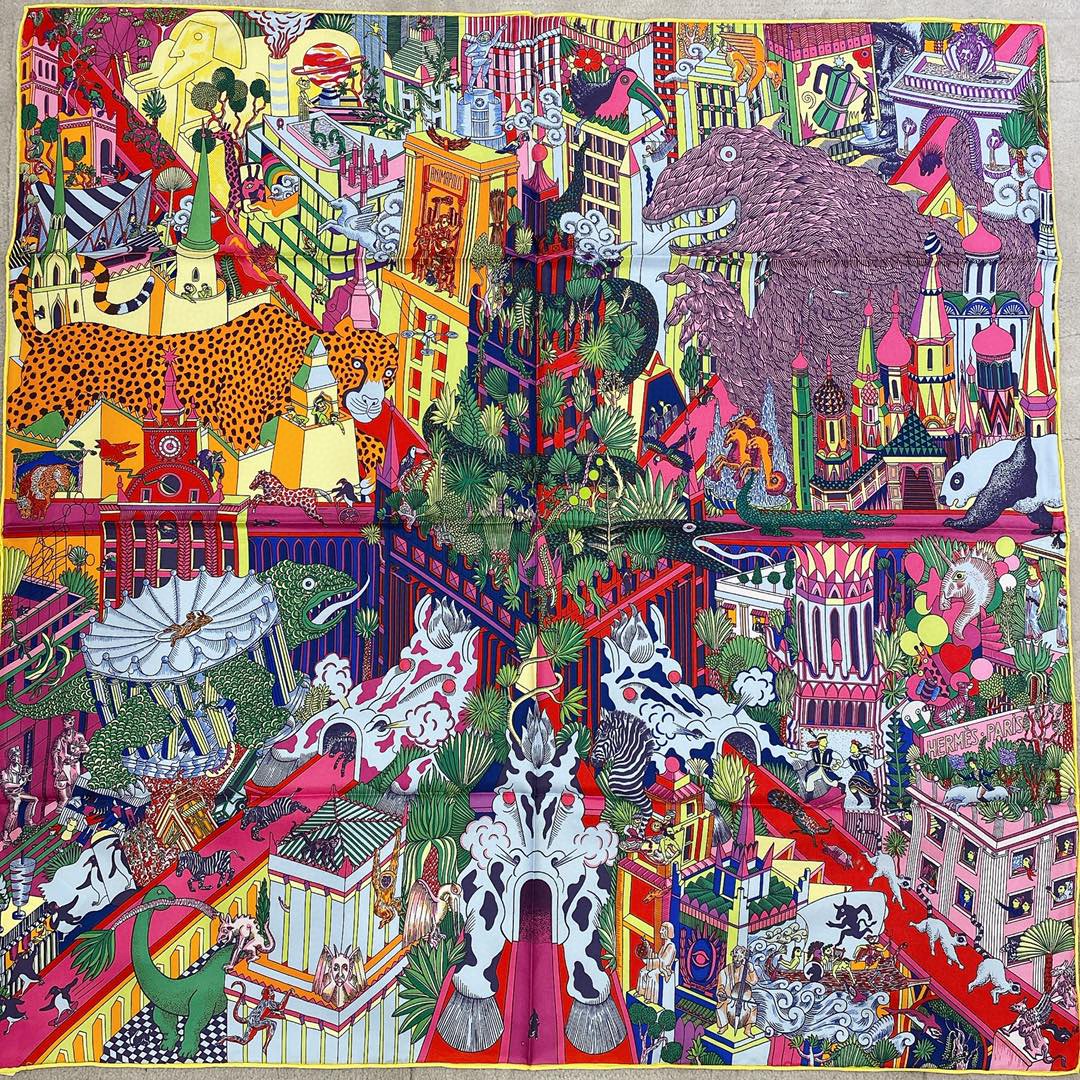 HERMES 爱马仕 夏季新款《动物之城丝巾》紫色 Size：90x90cm 100%真丝