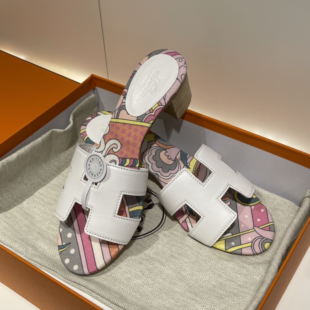 爱马仕 HERMES 白色拼布底 夏天的颜色～ 接受预定 35-41码 偏小一码 老师傅工艺 纯手工制作～