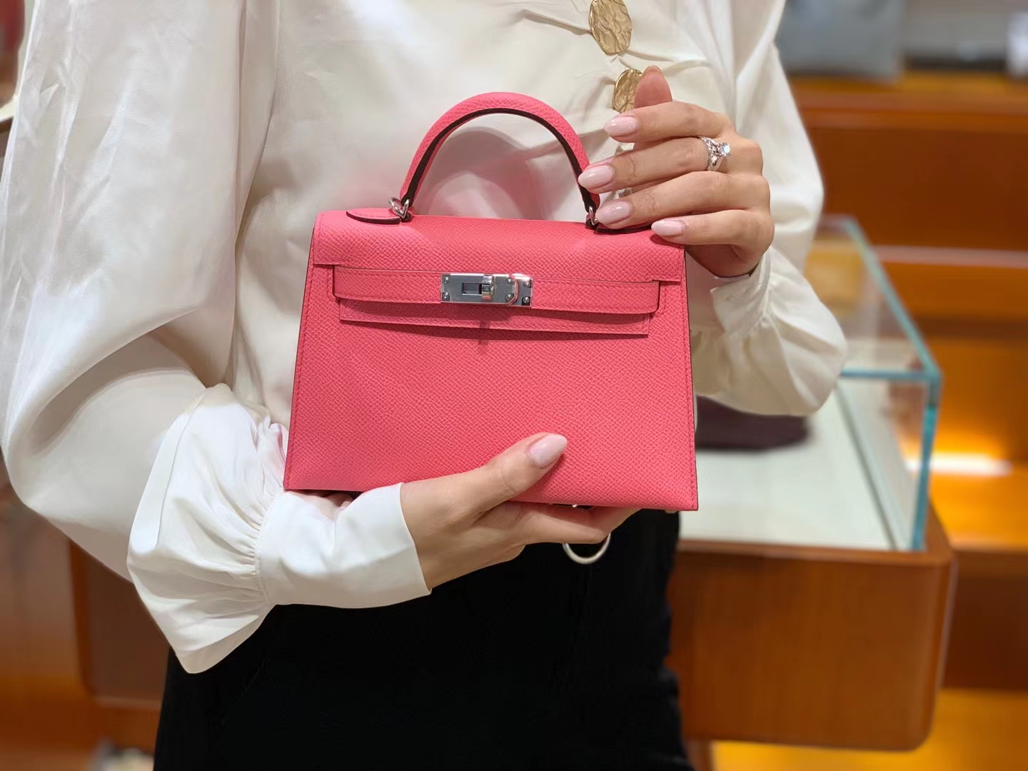 爱马仕 Hermes Kelly 二代 Epsom皮 唇膏粉 现货-铂金女王 爱马仕 Hermes Kelly 二代 Epsom皮 唇膏粉 现货