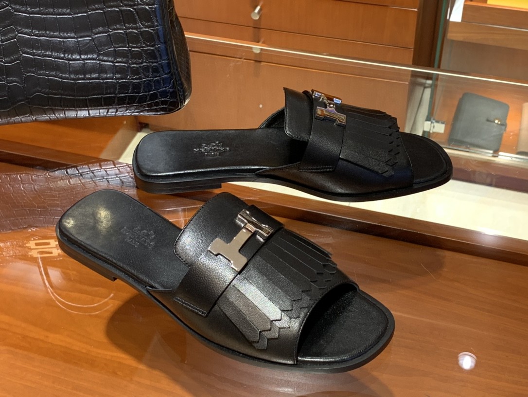 HERMES 新款鱼嘴平跟拖鞋 黑色 小羊皮材质 手工定制 货期12天