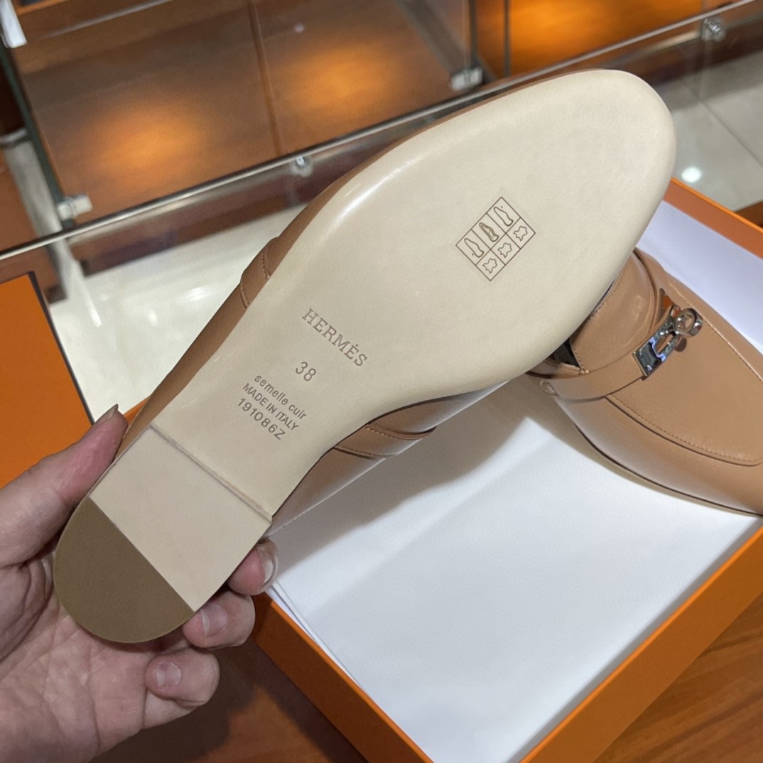 Hermes 爱马仕 凯莉半拖 手工定制 小牛皮 自然色 专柜新颜色 35-41码 正码 (脚胖或者脚背高的建议拿大一码)-铂金女王 Hermes 爱马仕 凯莉半拖 手工定制 小牛皮 自然色 专柜新颜色 35-41码 正码 (脚胖或者脚背高的建议拿大一码)