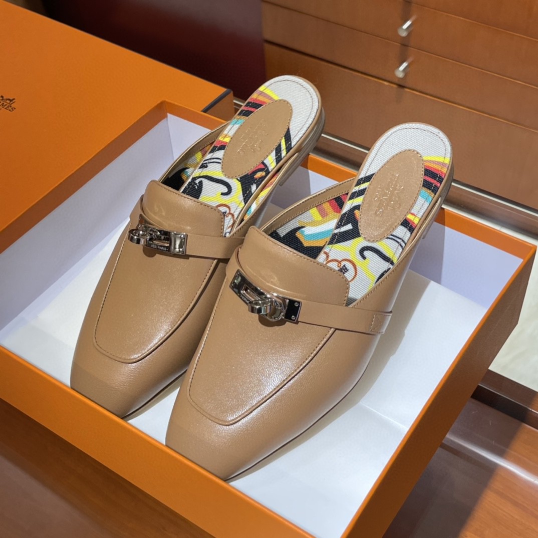 Hermes 爱马仕 凯莉半拖  手工定制 小牛皮 自然色 专柜新颜色 35-41码 正码 (脚胖或者脚背高的建议拿大一码)