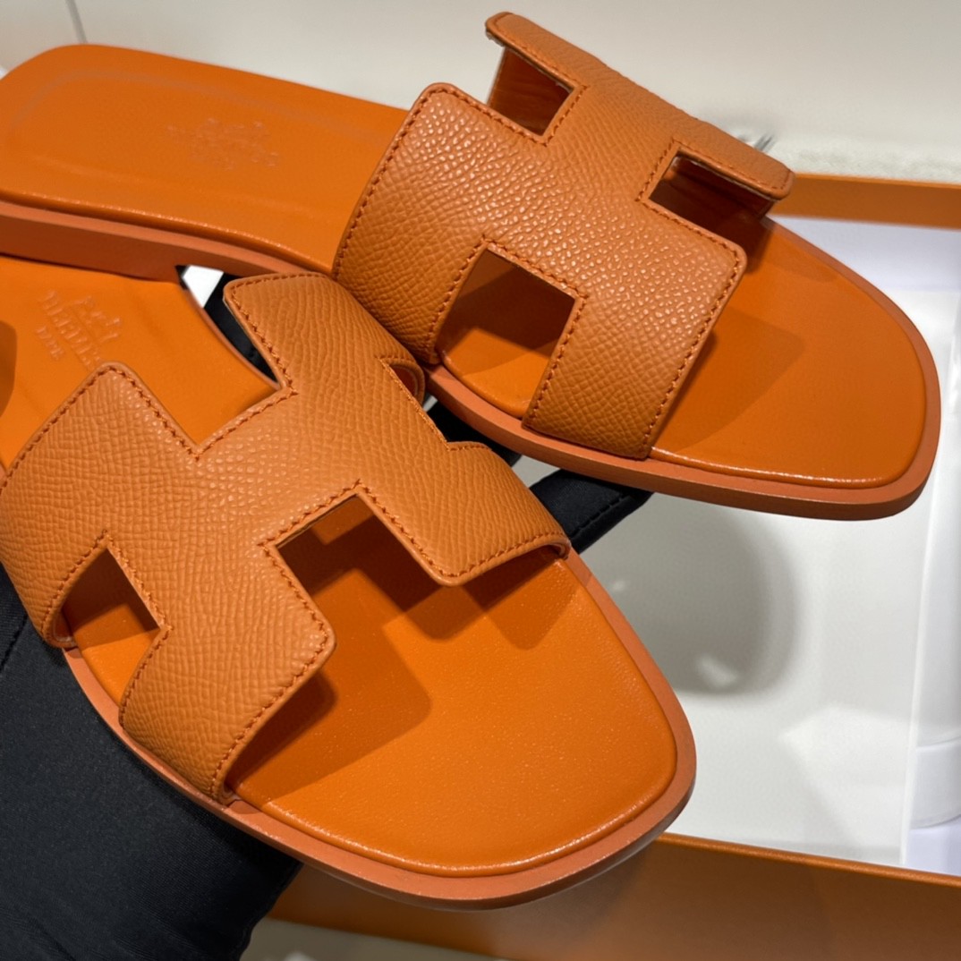 HERMES 经典款拖鞋 掌纹牛皮 纯手工订制 老师傅工艺 慢工出细活 10天出货 橙色  35-41码 偏小一码  质感你细品 完美