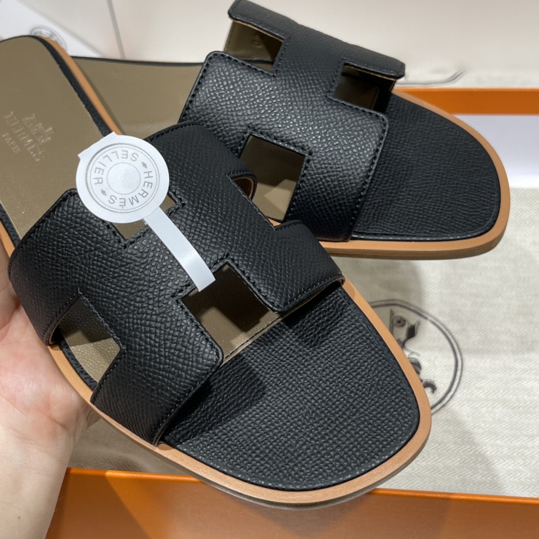 HERMES 经典款拖鞋 掌纹牛皮 纯手工订制 老师傅工艺 慢工出细活 10天出货  黑色 35-41码 偏小一码  质感你细品 完美