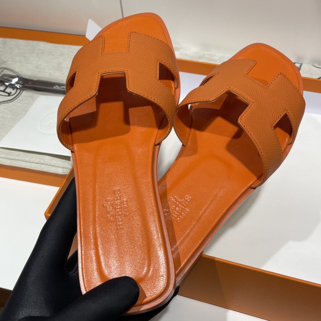 HERMES 经典款拖鞋 掌纹牛皮 纯手工订制 老师傅工艺 慢工出细活 10天出货 橙色  35-41码 偏小一码  质感你细品 完美