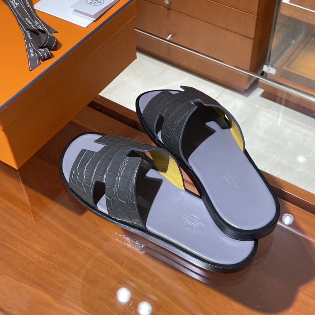 HERMES 男士鳄鱼皮 石墨灰 雾面 接受预定哟 纯手工定制 配色很洋气~ Size:39-45(偏小一码)