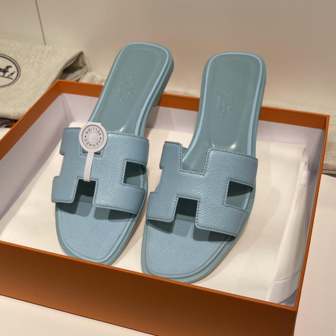 爱马仕 经典款拖鞋 掌纹牛皮 纯手工订制 老师傅工艺 慢工出细活 10天出货 玛卡龙 35-41码 偏小一码  质感你细品 完美