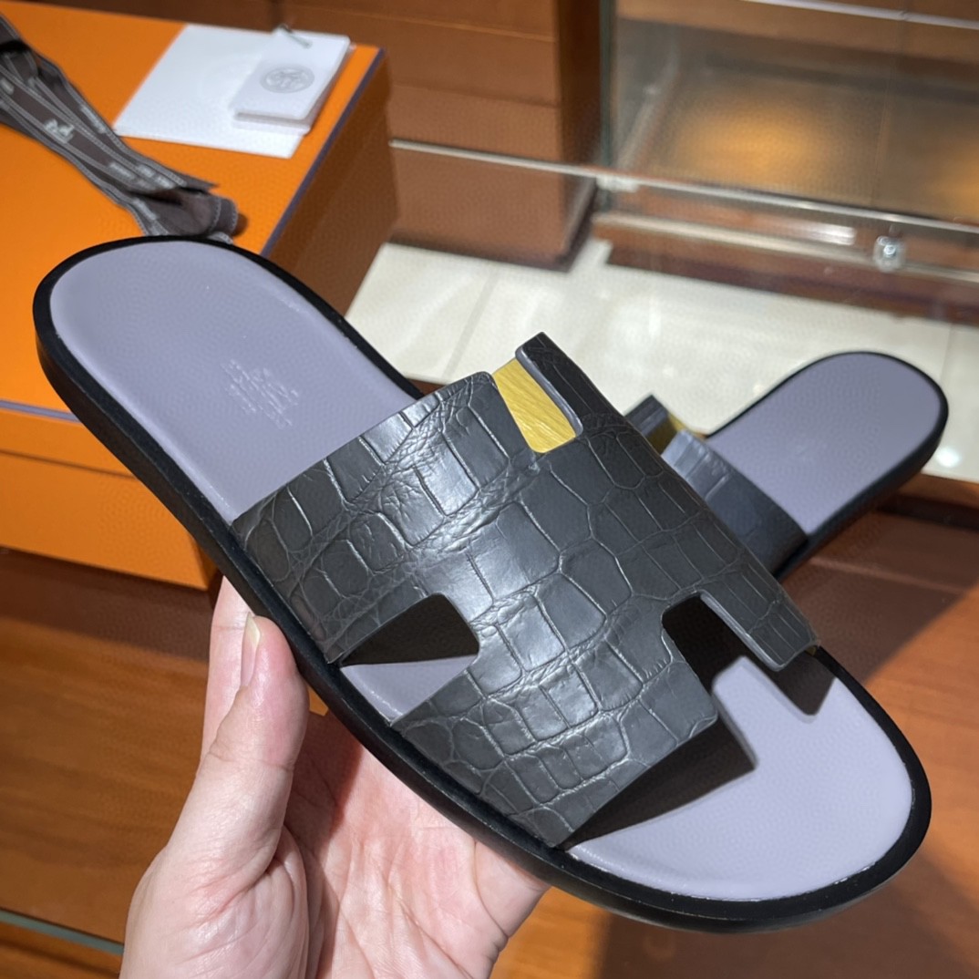 HERMES 男士鳄鱼皮 石墨灰 雾面 接受预定哟 纯手工定制 配色很洋气~ Size:39-45(偏小一码)