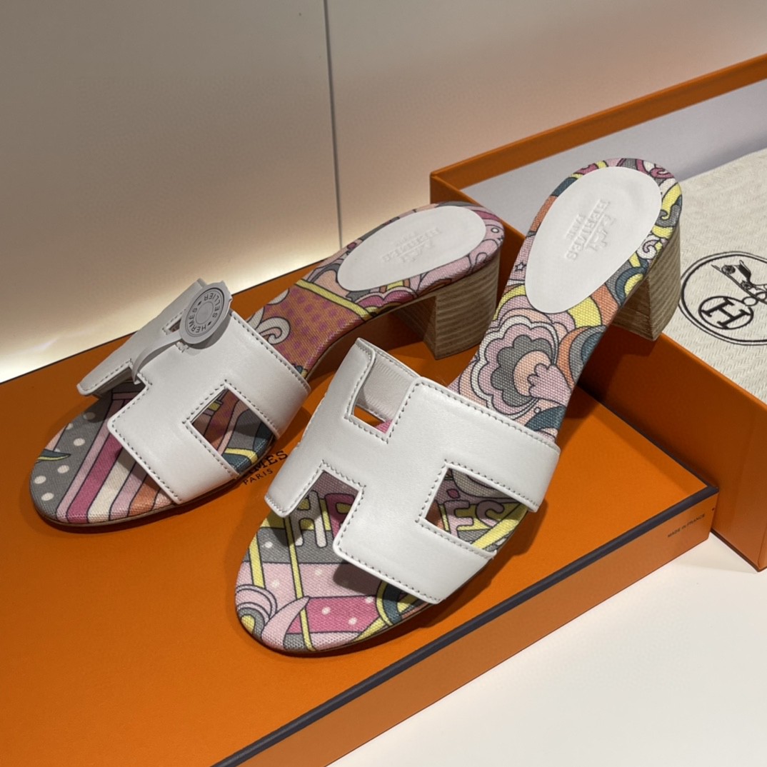 爱马仕 HERMES 白色拼布底 夏天的颜色～ 接受预定 35-41码 偏小一码 老师傅工艺 纯手工制作～
