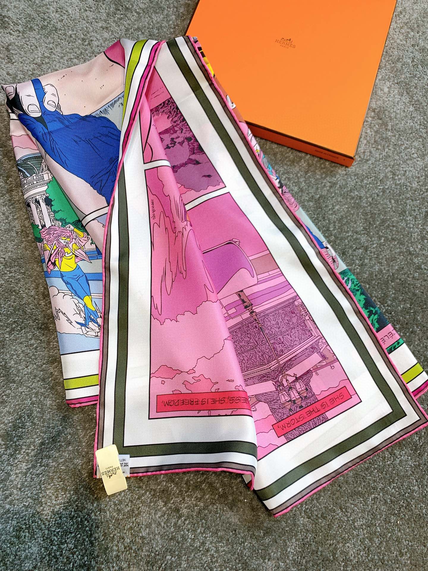 Hermes 爱马仕 《 wow 》双面方巾 粉色 90*90cm 100%真丝 18mm足专柜克重 进口原版台版套色