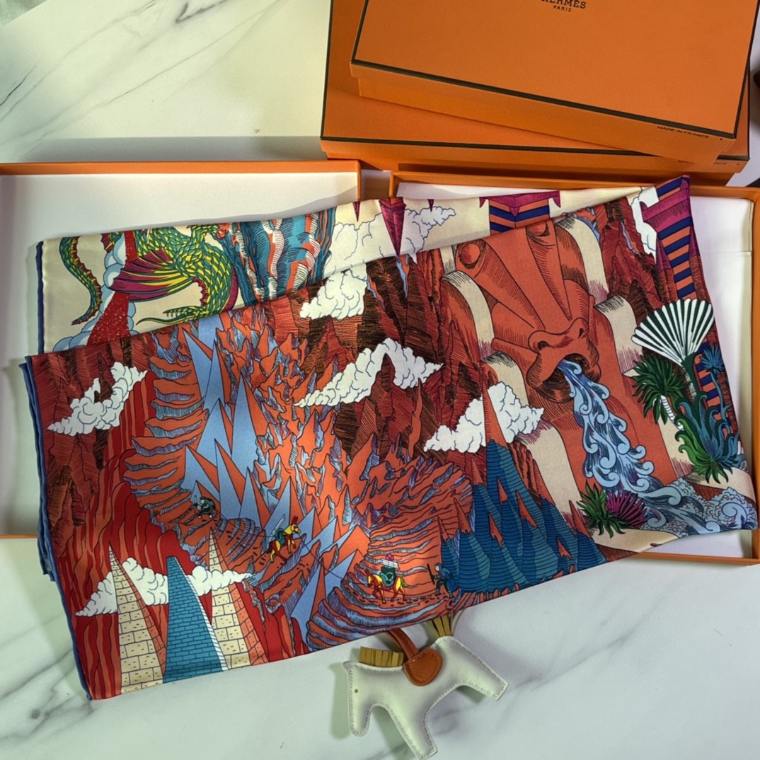 爱马仕 HERMES 21年新款 真丝方巾 蓝色 18姆米 100%斜纹真丝 90*90cm