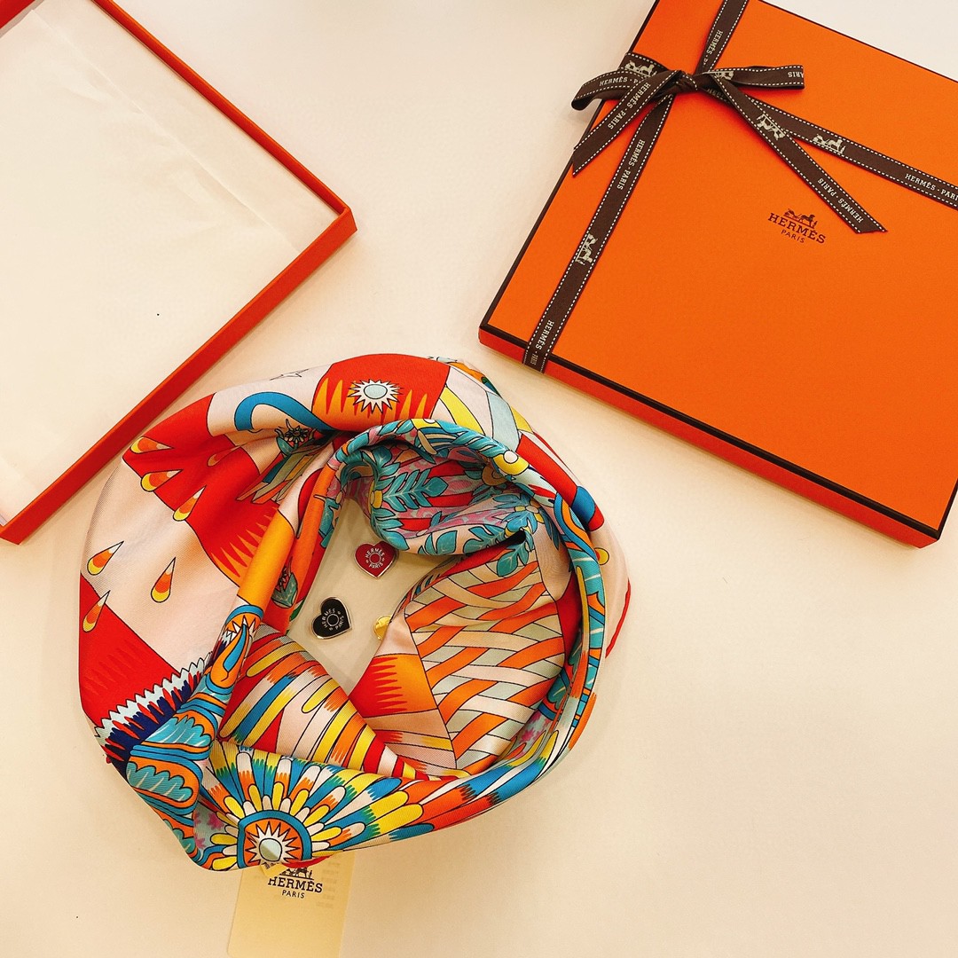 HERMES 21年夏季新款丝巾《飞马之源》粉色 90x90cm 100%真丝材质