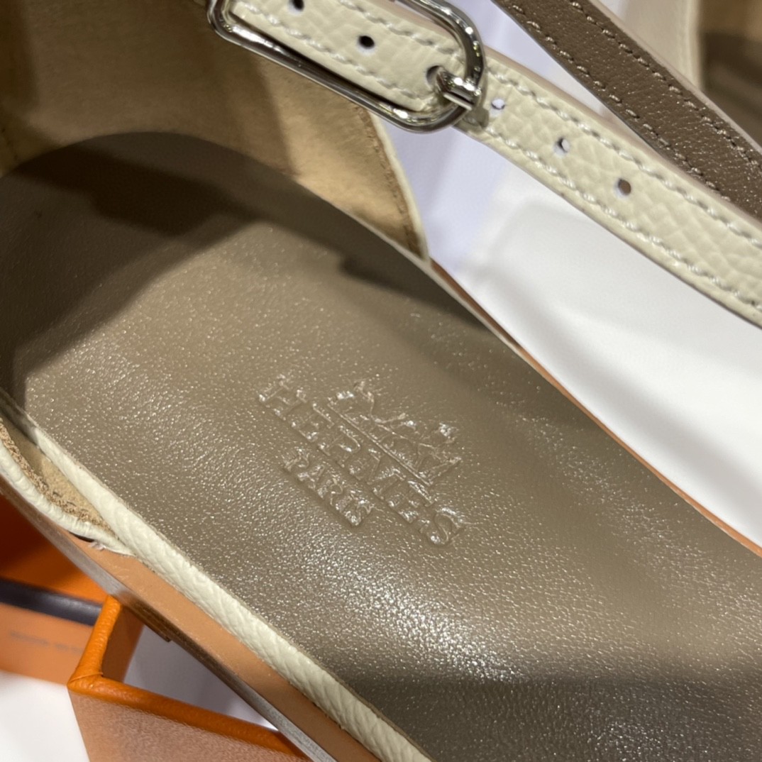 爱马仕 凉鞋 奶昔白 纯手工定制 意大利树羔皮底 35-41(偏小一码)  Epsom 掌纹 奶昔白