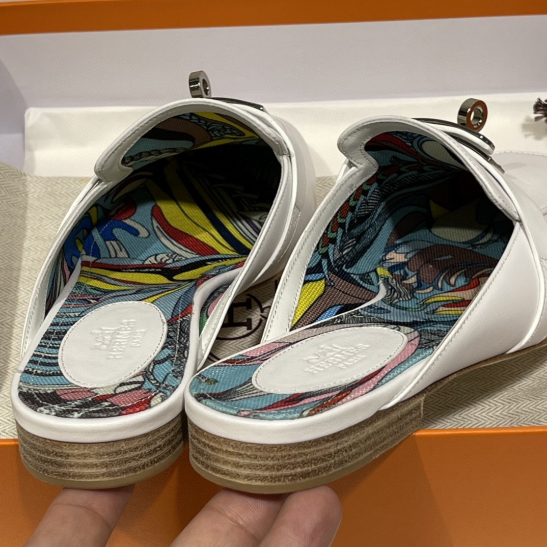 爱马仕 凯莉半拖 手工定制 小牛皮 白色 货期10天 实拍细节 35-41码 正码 (脚胖或者脚背高的建议拿大一码)