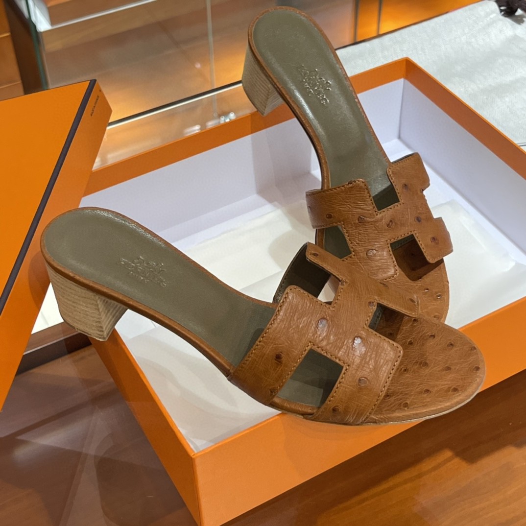 HERMES 客户订做的鸵鸟皮拖鞋出货啦  接受预定哟 实拍图片 近距离感受一下手工及皮料  35-41码 货期十天