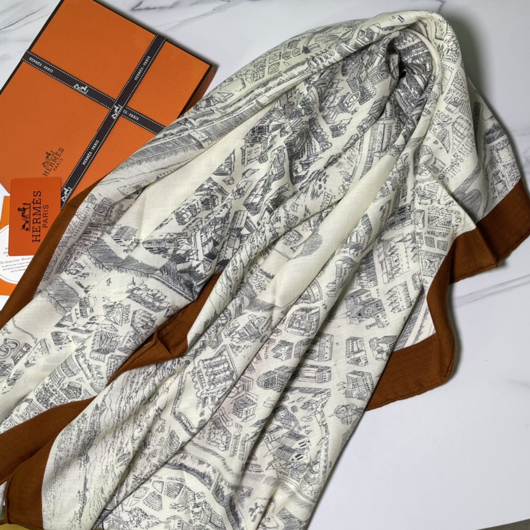 HERMES   秋季款 新款丝绒方巾  《骏马之城》焦糖色 Size：140x140cm 真丝+羊绒