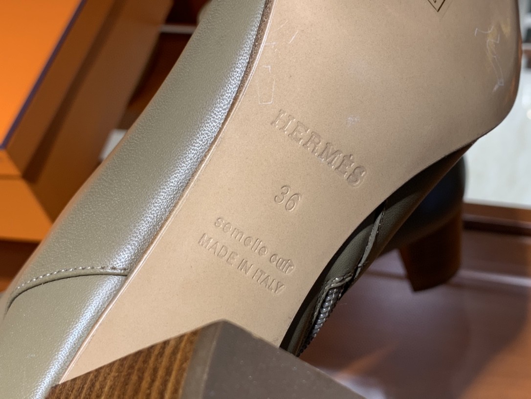 爱马仕 秋冬新款 ️上新 手工制作 工艺高 质感超赞~ 品质保证 高品质 价高货好~ 卡其色 货期12天 小牛皮 35-41码 (正码)-铂金女王 爱马仕 秋冬新款 ️上新 手工制作 工艺高 质感超赞~ 品质保证 高品质 价高货好~ 卡其色 货期12天 小牛皮 35-41码 (正码)