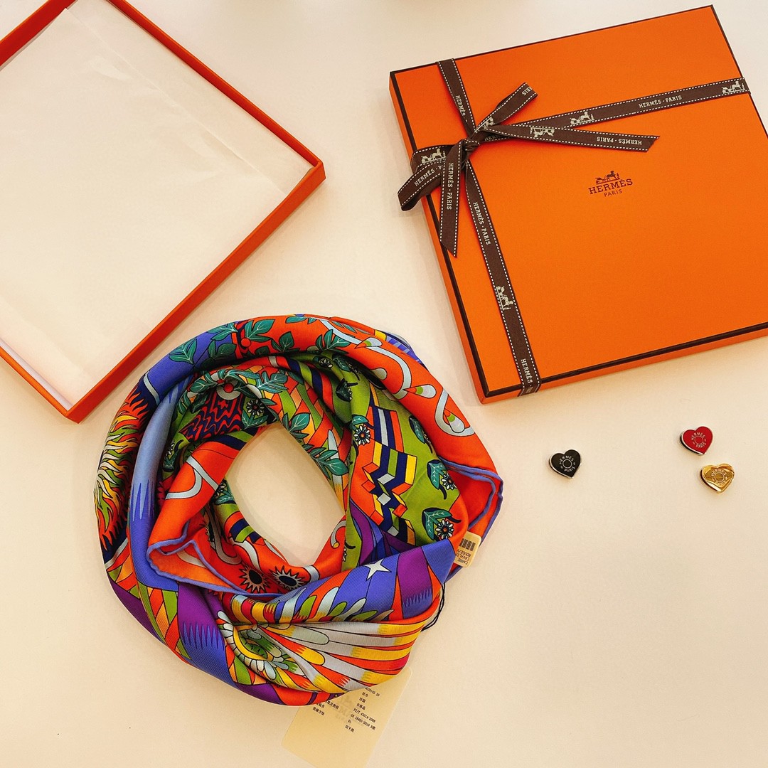 HERMES 21年夏季新款丝巾《飞马之源》橙色 90x90cm 100%真丝材质