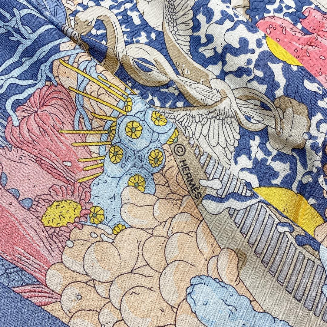 Hermes 秋季款 《藏书章版亚特兰蒂斯丝绒披肩》蓝灰色 Size：140x140cm