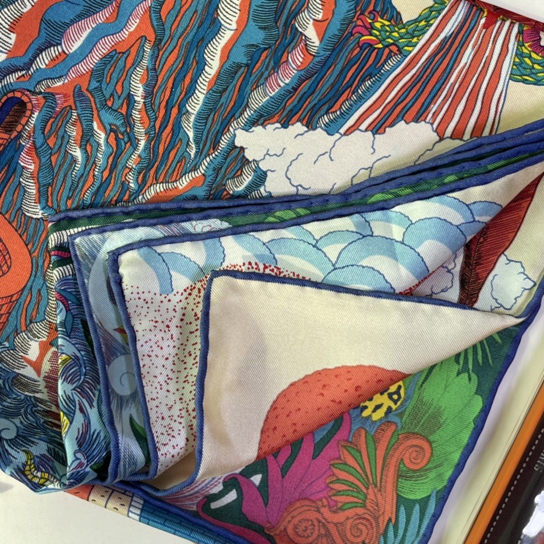 爱马仕 HERMES 21年新款 真丝方巾 蓝色 18姆米 100%斜纹真丝 90*90cm