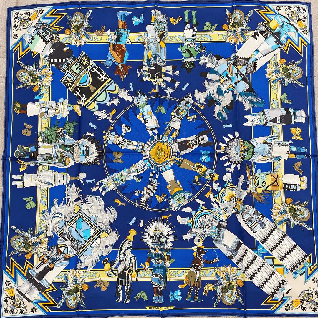 HERMES 夏季新款《卡奇纳神丝巾》蓝色 Size：90x90cm 100%真丝