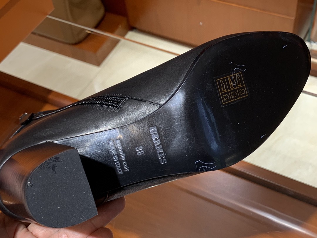 爱马仕 秋冬新款 ️上新 手工制作 工艺高 质感超赞~ 品质保证 高品质 价高货好~ 卡其色 货期12天 小牛皮 35-41码 (正码)-铂金女王 爱马仕 秋冬新款 ️上新 手工制作 工艺高 质感超赞~ 品质保证 高品质 价高货好~ 卡其色 货期12天 小牛皮 35-41码 (正码)
