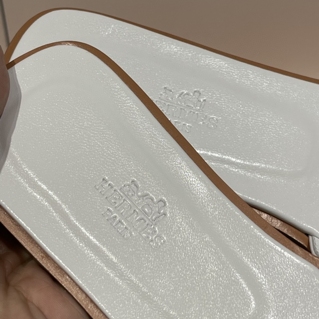 爱马仕 经典款拖鞋 今年专柜最新全包垫脚～ Swift 皮  皮质更柔软舒服 白色 纯手工定制 35-41