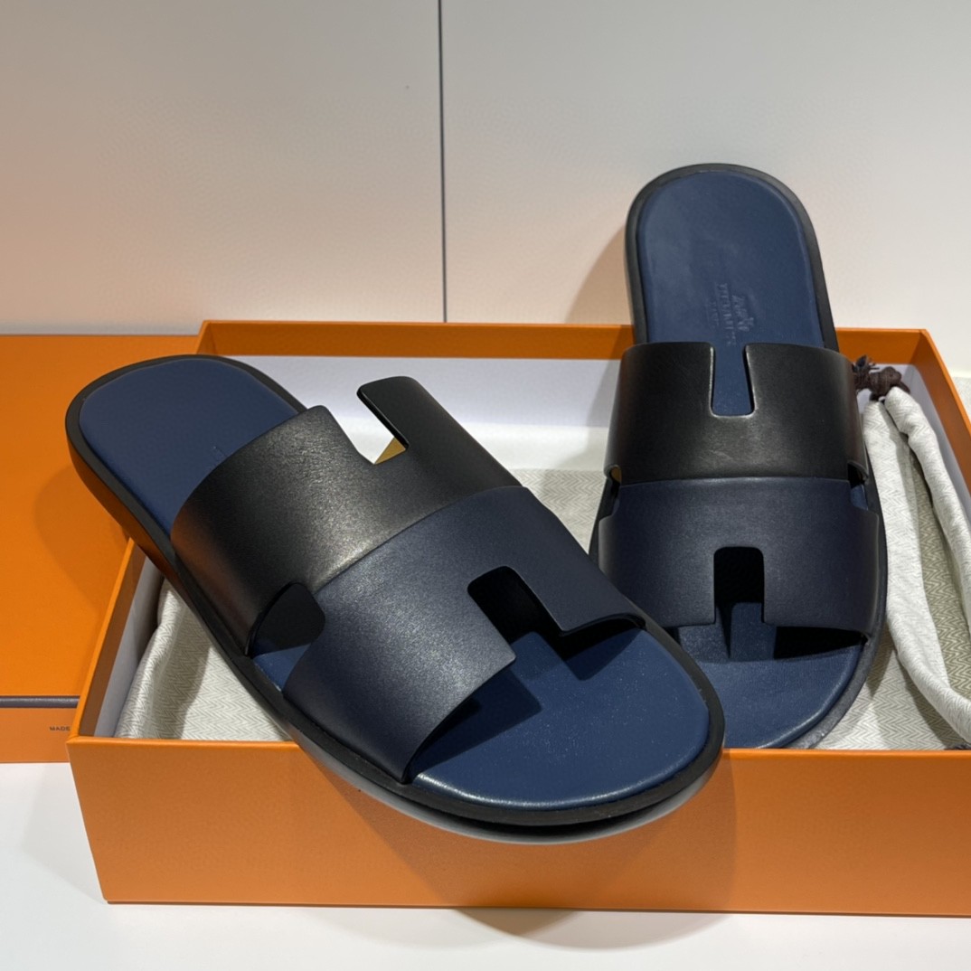 爱马仕 HERMES 男士拖鞋 纯手工 接受预定 偏小一码 39-45 Swfit 皇家蓝拼黑色  超高级~ 货期12天