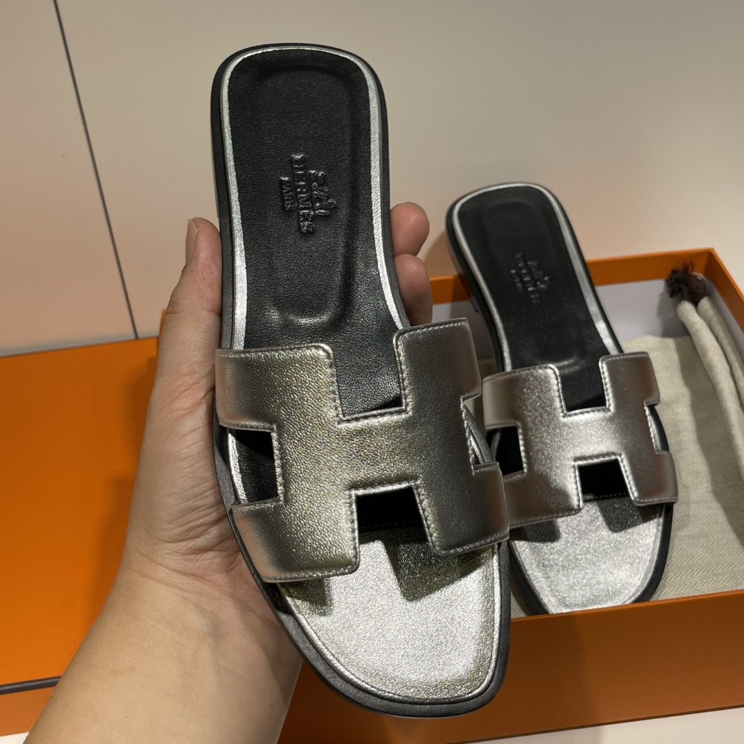 爱马仕 HERMES 纯手工定制 意大利树羔皮底~ 老师傅工艺 size:35-41(偏小一码)  Swfit 皮  银色