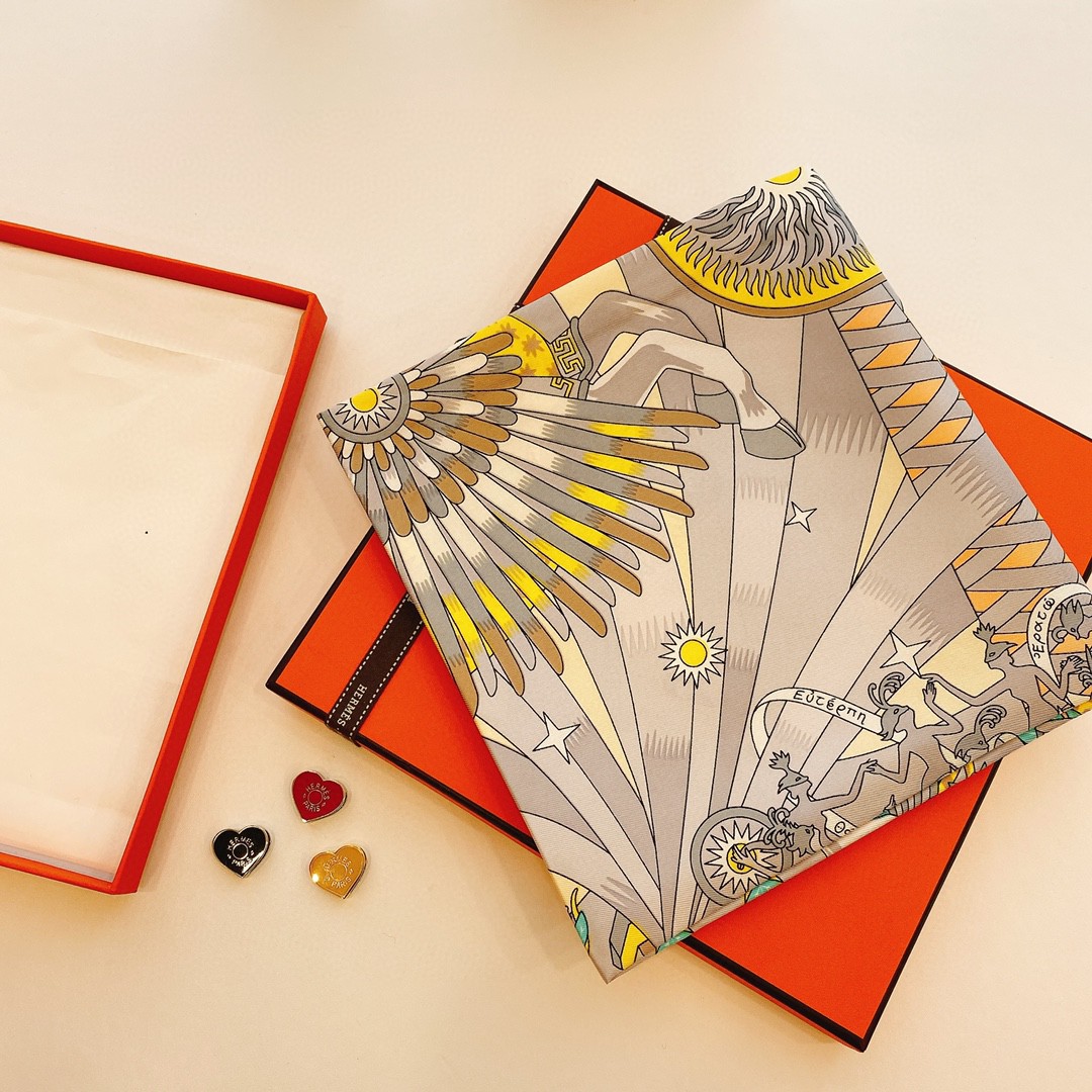HERMES 21年夏季新款丝巾《飞马之源》黄色 90x90cm 100%真丝材质