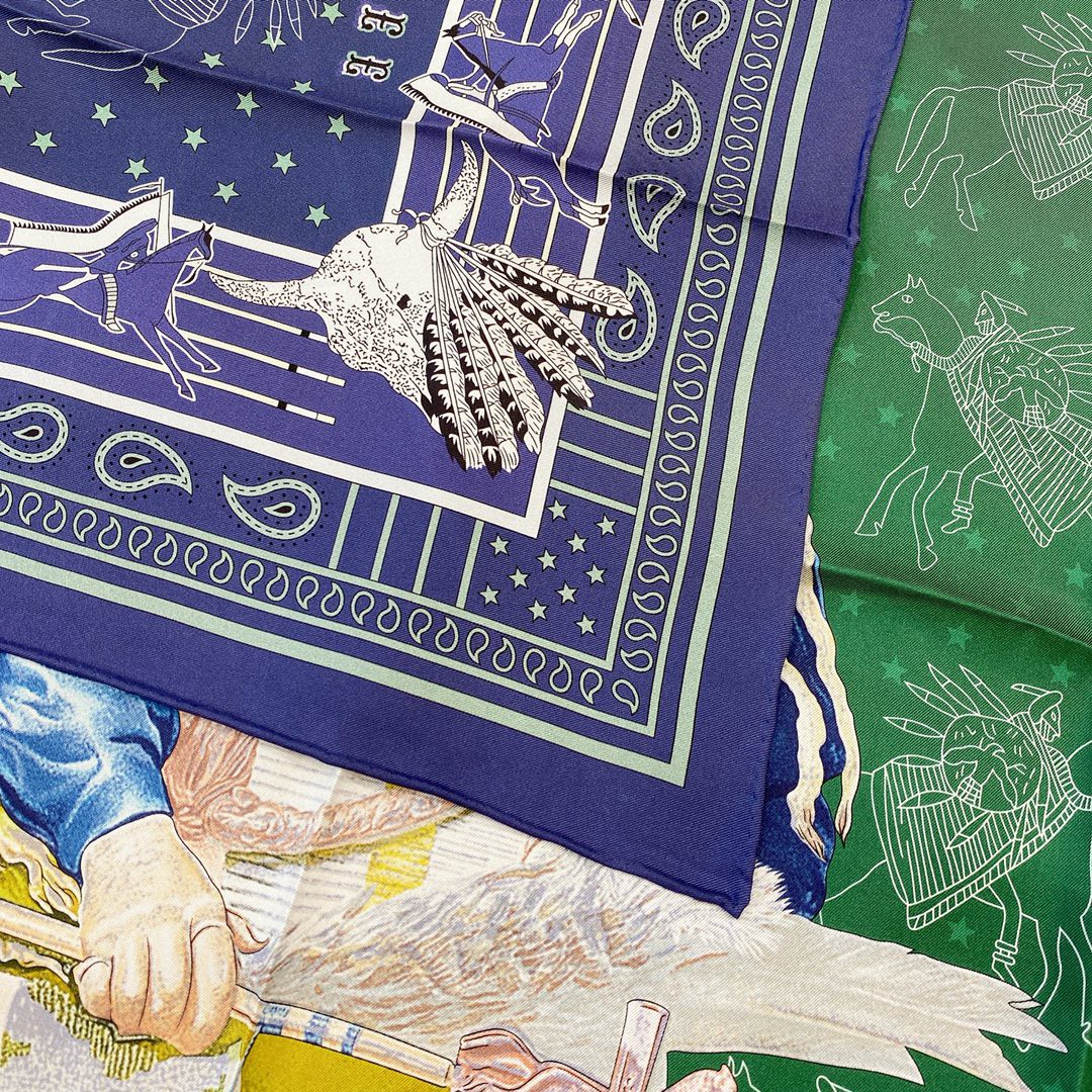 HERMES 双面围巾《 波尼族酉长 》· 90*90cm 100^%真丝 绿色配藏青色
